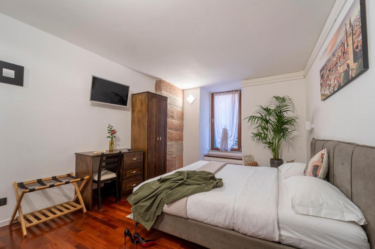 Отель Aurelia Luxury - Piazza Delle Erbe Верона Экстерьер фото
