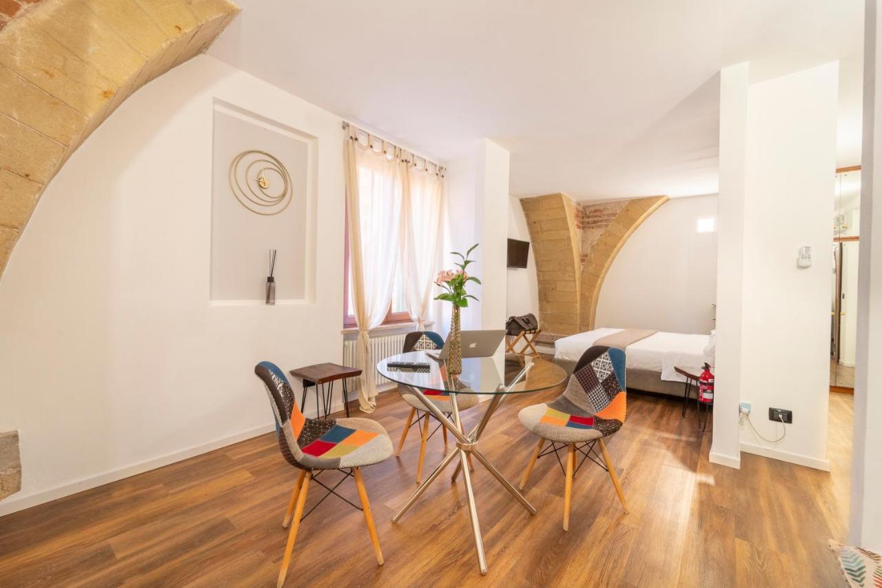 Отель Aurelia Luxury - Piazza Delle Erbe Верона Экстерьер фото