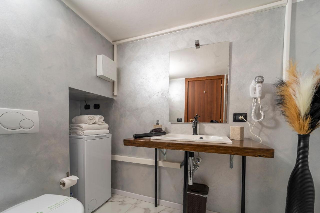 Отель Aurelia Luxury - Piazza Delle Erbe Верона Экстерьер фото